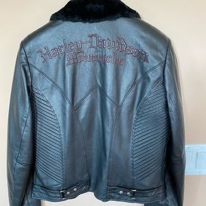 Beautiful Harley Davidson Women’s Size Large jacket. Soft supple leather.